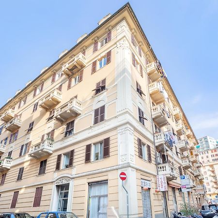 Waterfront District Apartment Генуя Экстерьер фото